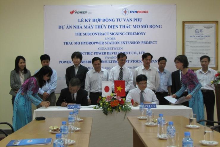 Subcontract Signing Ceremony for Thac Mo Hydropower Station Extension Project